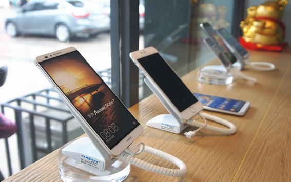 迪信通撤场苏宁冷清 线下手机渠道谁能称王?