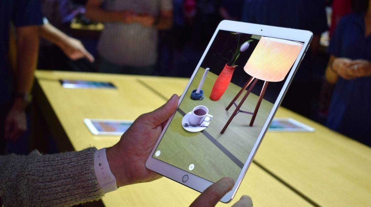 AR 长跑发令枪已响,苹果、谷歌已经跑出了多少米?